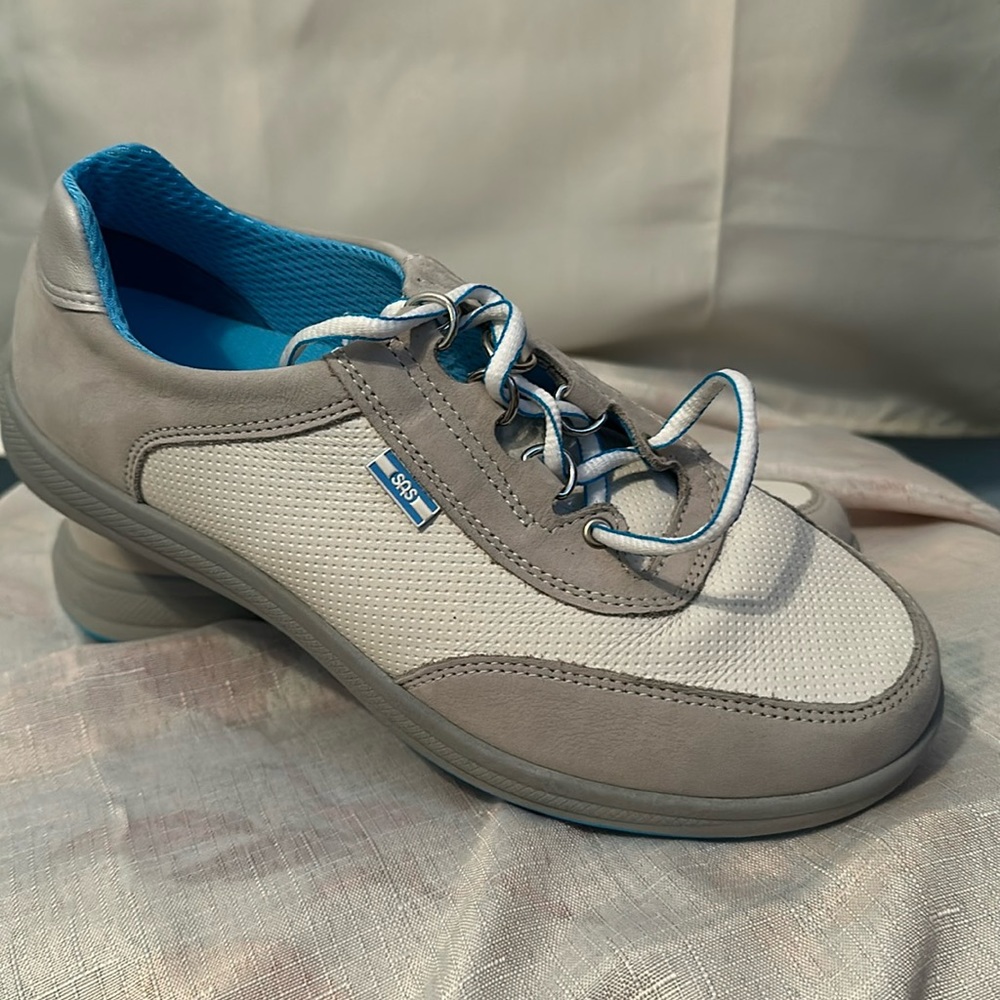 SAS Blue/Off White/Gray Walking Tennis Shoes 7.5WW VG Condition
